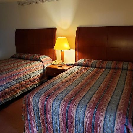 Huntingdon Motor Inn Bagian luar foto