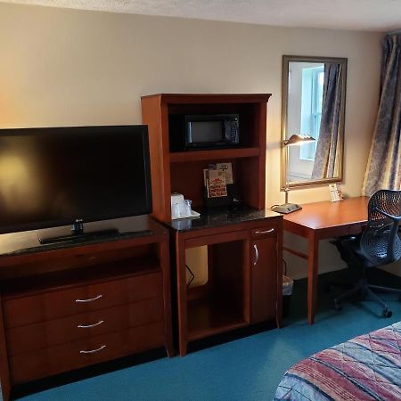 Huntingdon Motor Inn Bagian luar foto