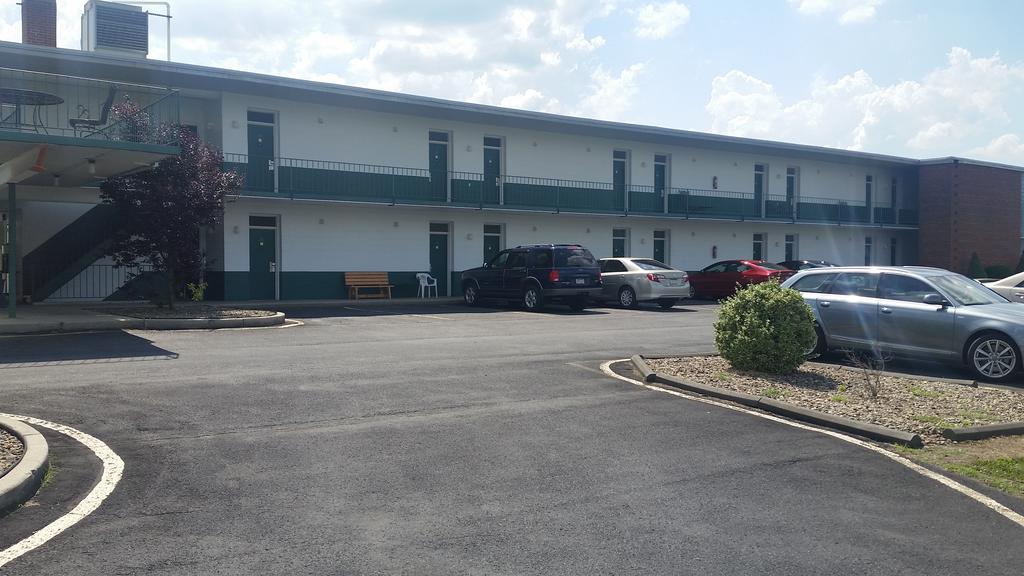 Huntingdon Motor Inn Bagian luar foto
