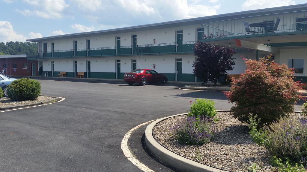 Huntingdon Motor Inn Bagian luar foto