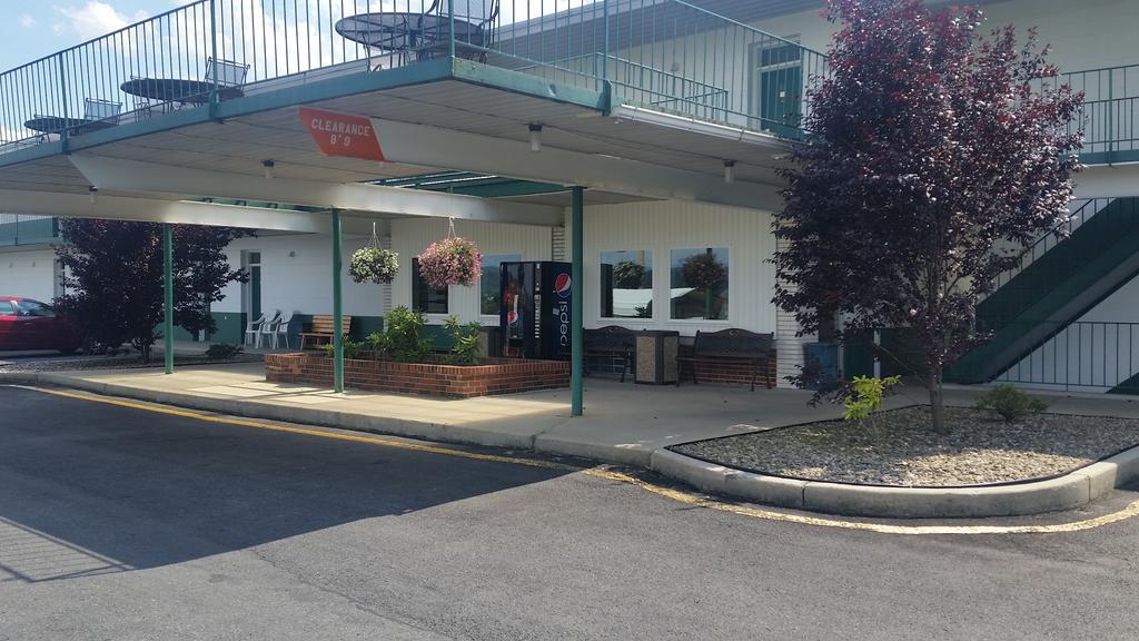 Huntingdon Motor Inn Bagian luar foto