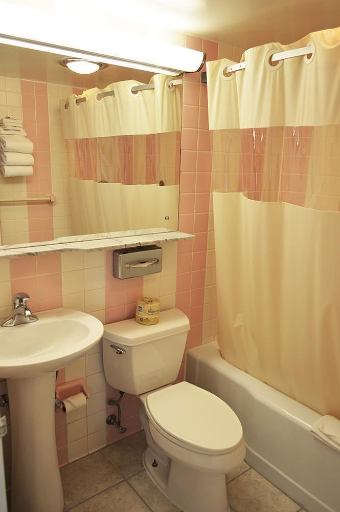 Huntingdon Motor Inn Bagian luar foto