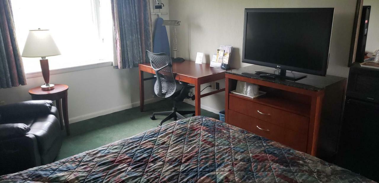 Huntingdon Motor Inn Bagian luar foto